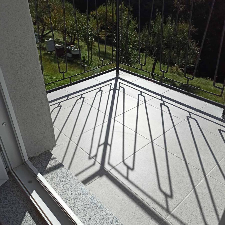 Guest House Bee Visoko Exterior foto