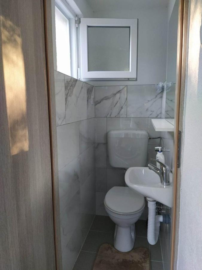 Guest House Bee Visoko Exterior foto