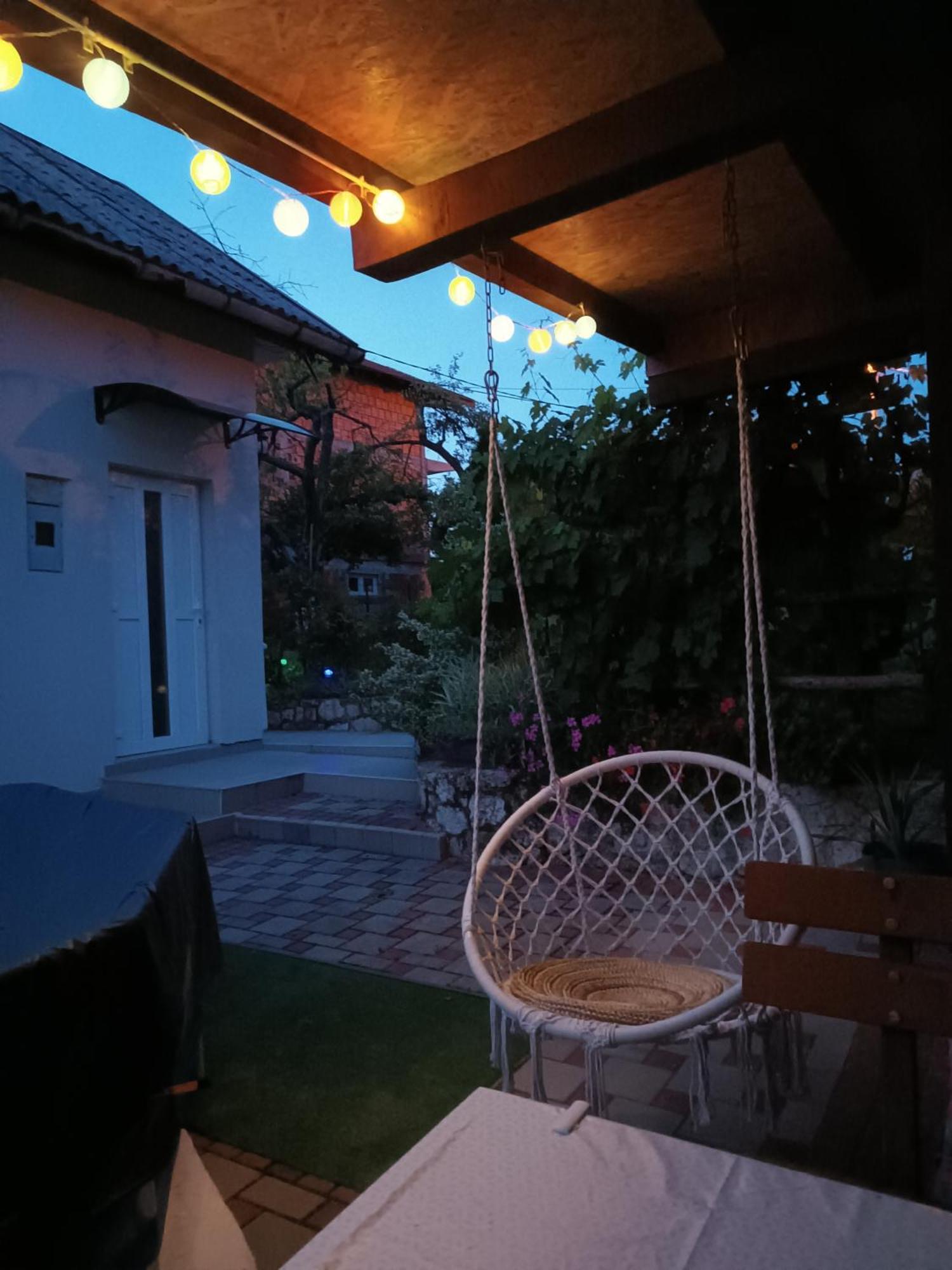 Guest House Bee Visoko Exterior foto
